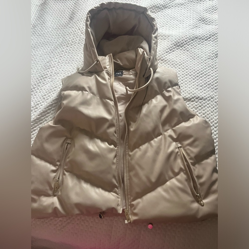 EUC ZARA FAUX LEATHER CREAM VEST